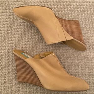 Nine West Mule wedge shoes. Size 9